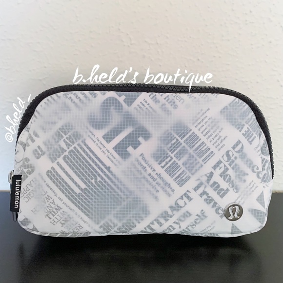 lululemon Everywhere Belt Bag *Manifesto Print in White/Black 1L